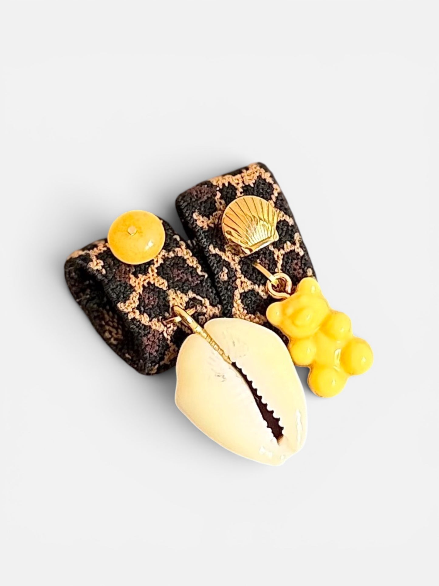 Bijoux de chaussures Sandalinettes Bingo Club avec coquillage de Tahiti et imprimé léopard⁠